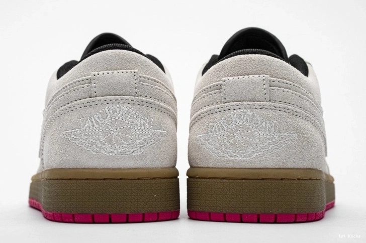 Pink Jordan Gum Hyper 553558-119  1 Low White 0308